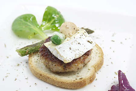 sliced vegetables with meat and bread thumbnail