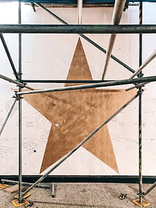 brown star illustration thumbnail