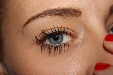 women's black false eyelashes thumbnail
