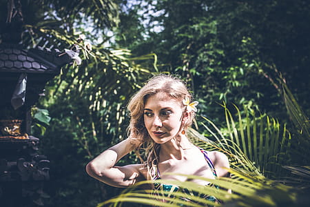 Shallow Focus Photography of Woman thumbnail