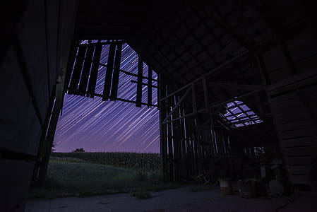 Brown Wooden Barn thumbnail