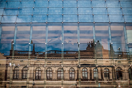 glass museum thumbnail
