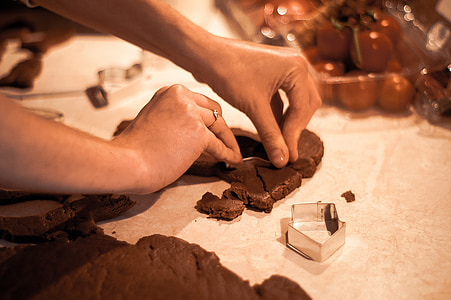 person making chocolate bar thumbnail