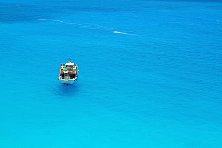 Yacht In Body Of Water thumbnail