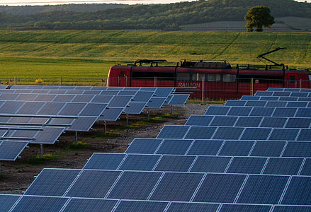 gray solar panel boards thumbnail