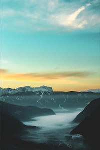 sea of cloud between mountains thumbnail