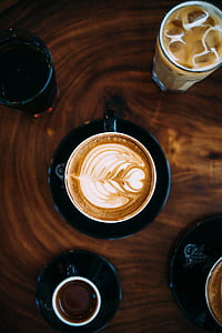 flower designed latte thumbnail