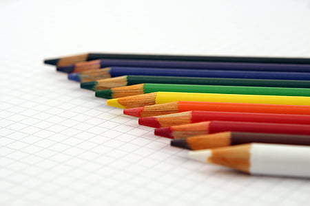 shallow focus photography of colored pencil set thumbnail
