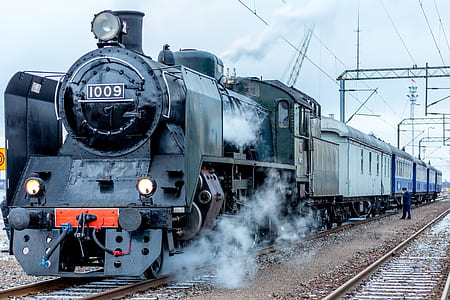train on rail thumbnail