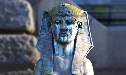 gray concrete egyptian statue at daytime thumbnail
