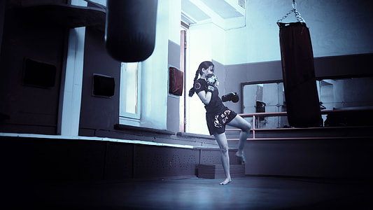 Kickboxing Women in Gym thumbnail