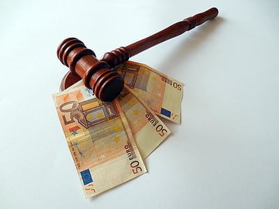 three 50 Euro banknotes thumbnail