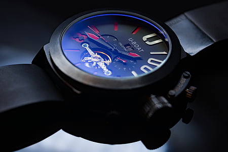 round black U-Boat chronograph watch at 1: 42 thumbnail