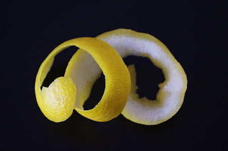 sliced lemon thumbnail