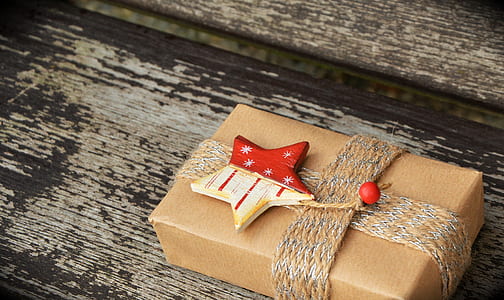 brown gift box thumbnail