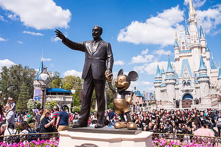 Disney land statue thumbnail
