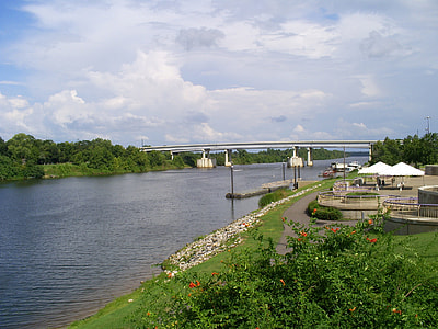 Amphitheatre on the Red River in Alexandria, Louisiana thumbnail