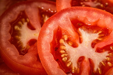 sliced red tomatoes thumbnail