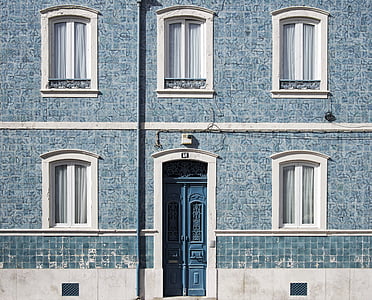 closed blue door thumbnail