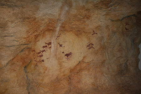 animals painted on wall thumbnail