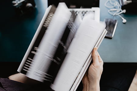 Reading a magazine thumbnail
