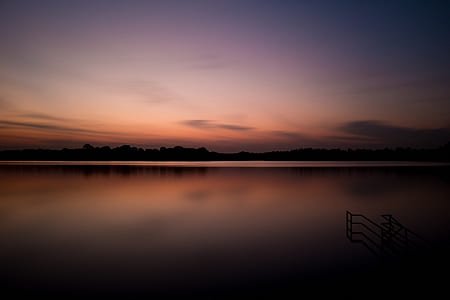 horizon during sunset thumbnail