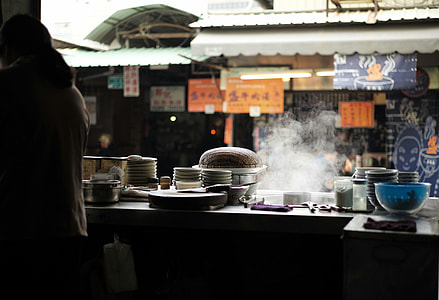 photo of assorted kitchen items thumbnail