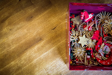 assorted Christmas decor lot in box thumbnail