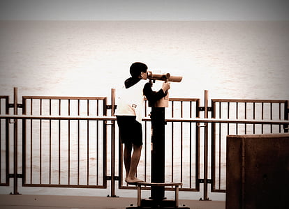 boy using viewing scope thumbnail