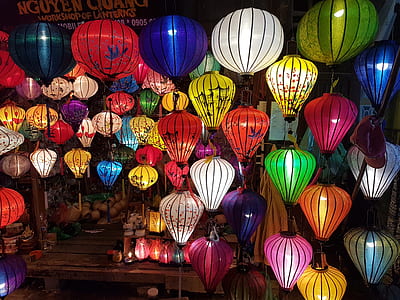 assorted balloon lanterns thumbnail