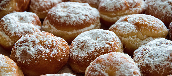 pile of baked breads thumbnail