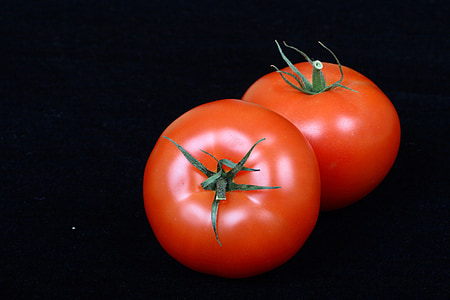 two red tomatoes thumbnail
