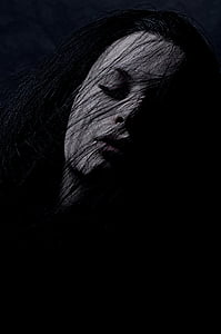 woman with messy hair thumbnail