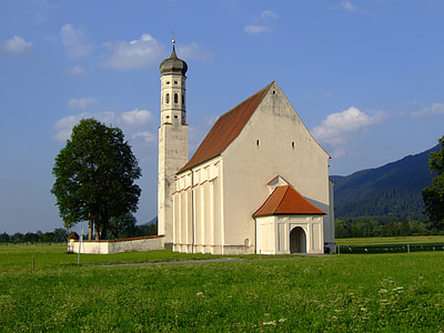 photo of white church thumbnail