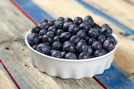 blackberries fruits in white bowl thumbnail