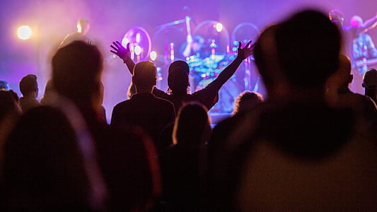 photo of group of peoplke thumbnail