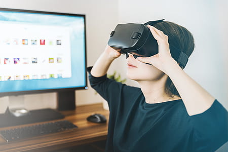 woman using VR headset thumbnail