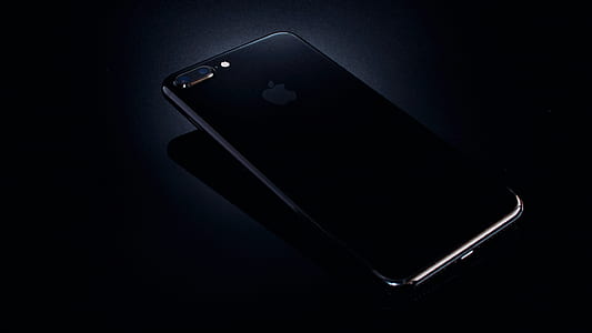 jet black iPhone 7 Plus thumbnail