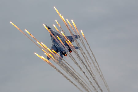 fighter jet on air thumbnail