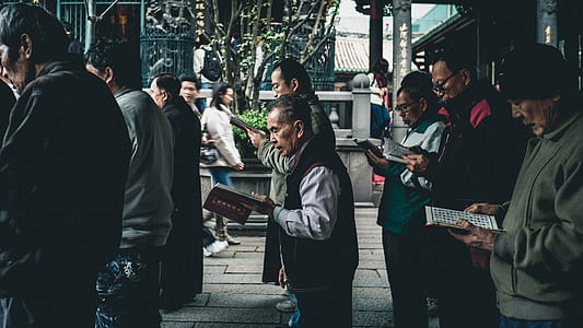 people reading books together thumbnail