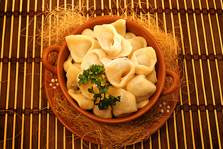 chips served on brown bowl thumbnail