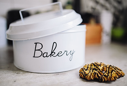 Cookie tin box thumbnail