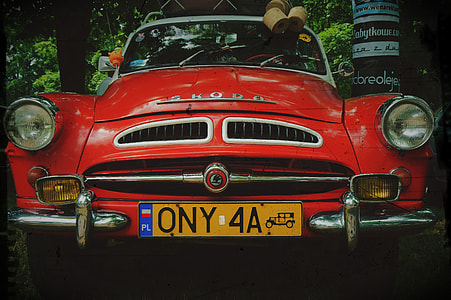red Skoda car thumbnail