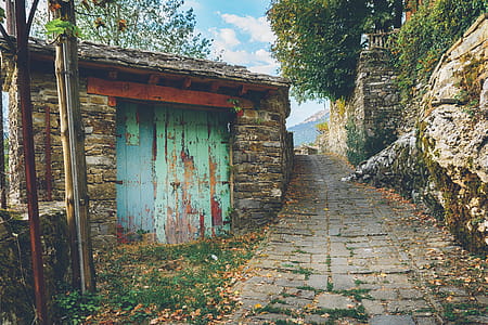 Brown and Gray House thumbnail