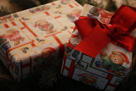two white gift boxes thumbnail