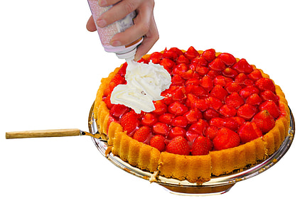 round strawberry cake thumbnail