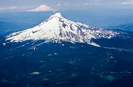 mountain covered with snow thumbnail