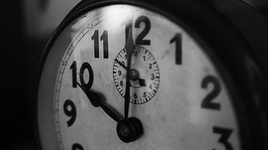 clock at 10:02 thumbnail