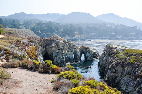 landscape photography of mountain thumbnail