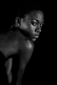 woman posed thumbnail